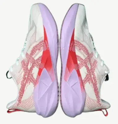 ASICS Novablast 4