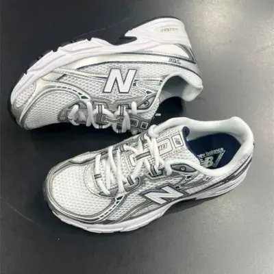 New Balance 740